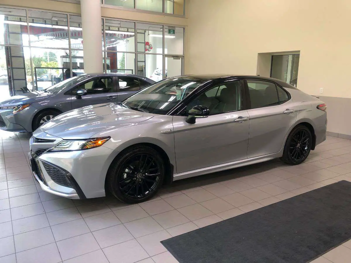 2021 Camry Hybrid XSE with Black Roof Silver side view