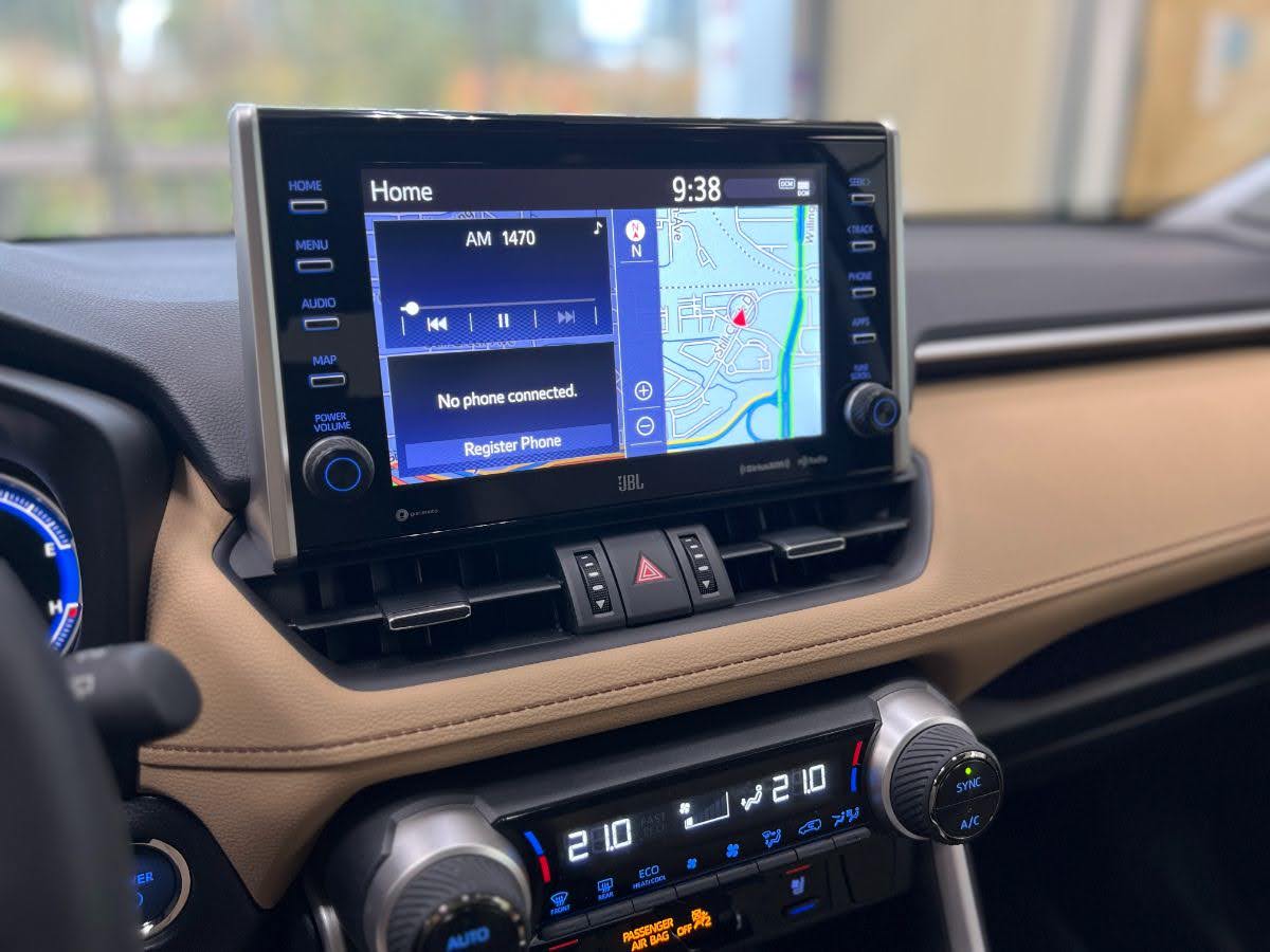 2022 rav4 hybrid touch screen display