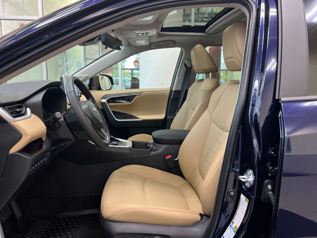 2022-rav4-hybrid-blueprint-biege-interior-10