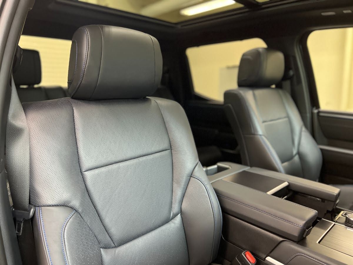 2022-tundra-gas-platinum-leather-interior-3