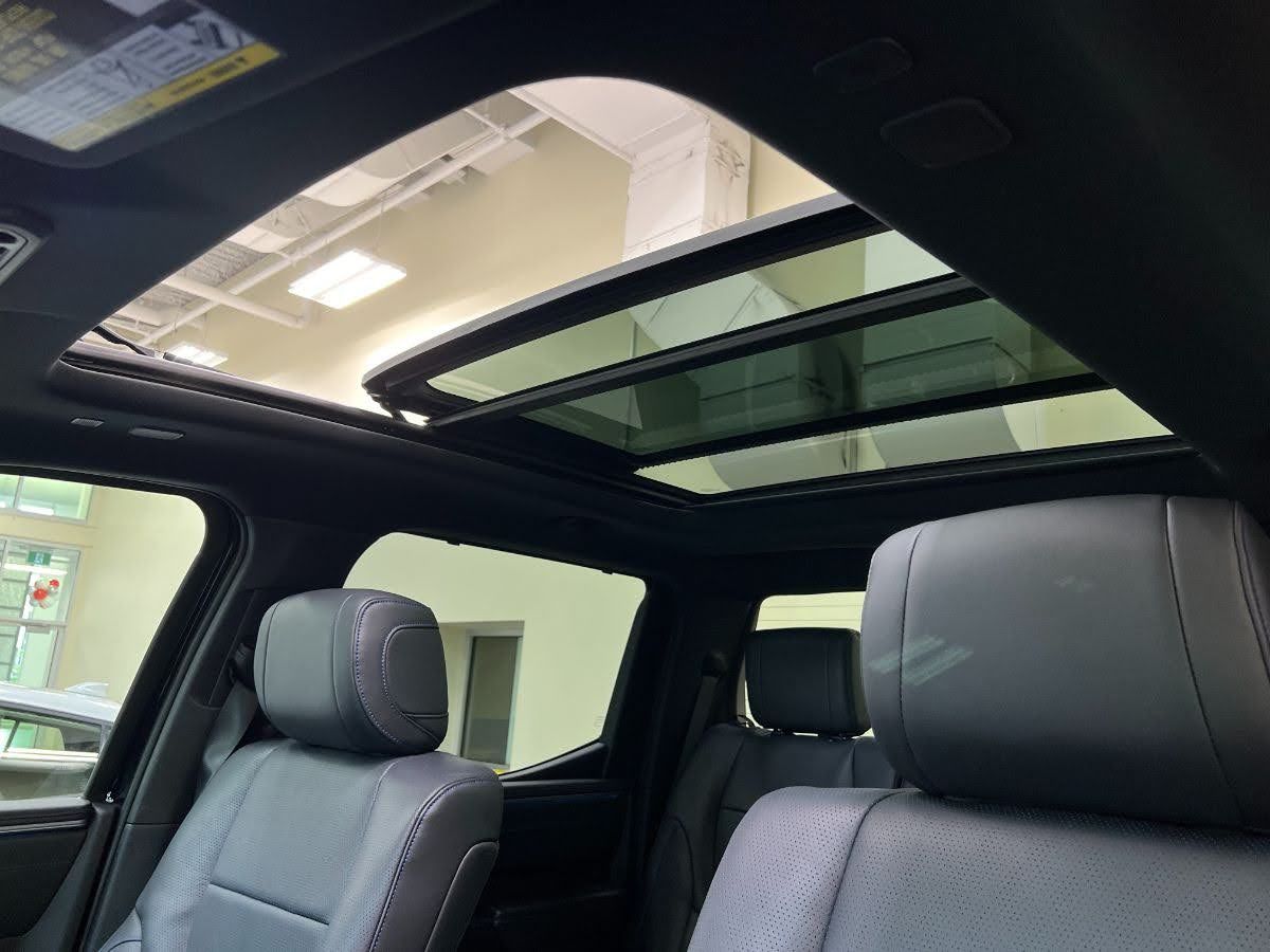 2022-tundra-gas-platinum-panoramic-sunroof