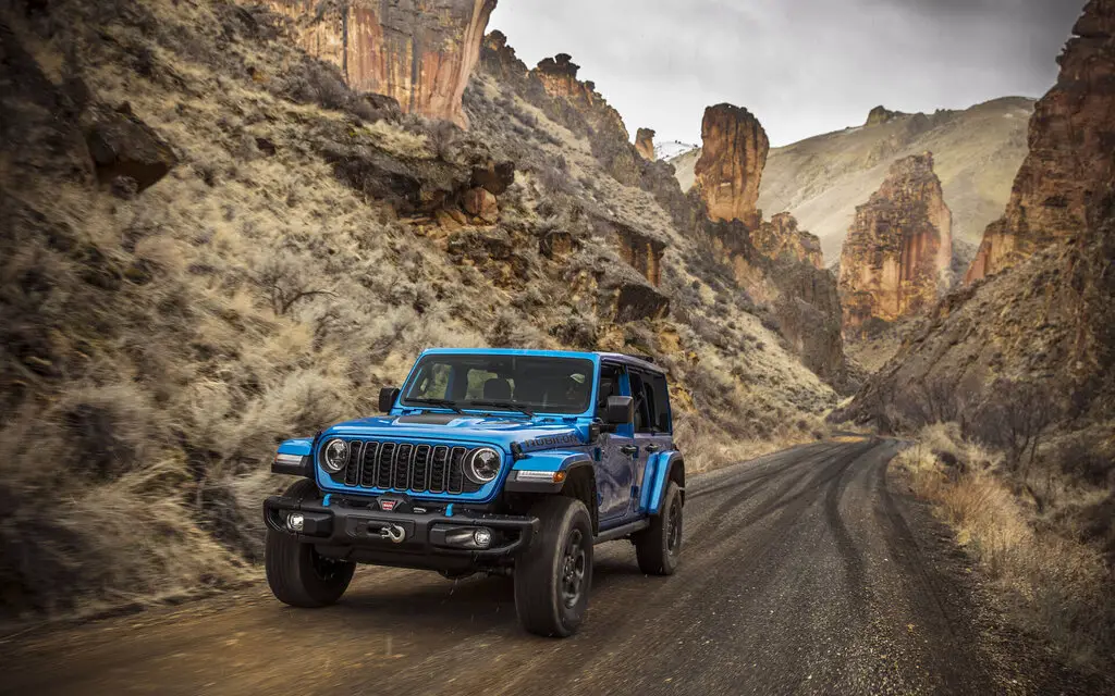 2024-jeep-wrangler-gets-fresh-look,-new-screen,-more-off-road-capability
