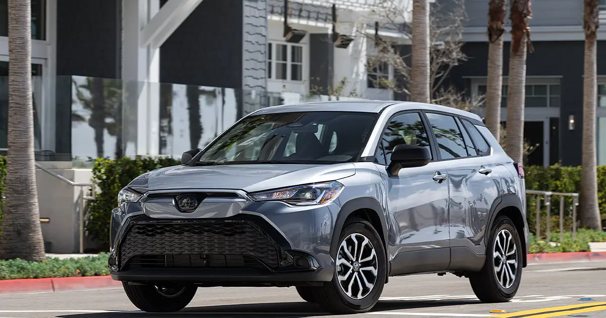 2023-toyota-corolla-cross-hybrid-gives-entry-point-for-fuel-sipping-crossovers