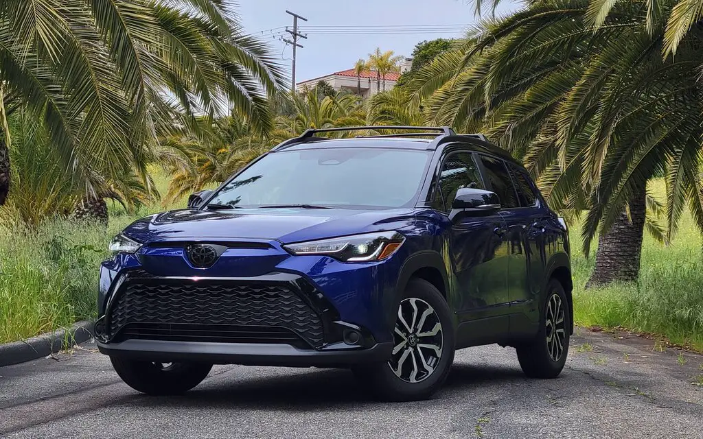 2023-toyota-corolla-cross-hybrid:-the-story-continues
