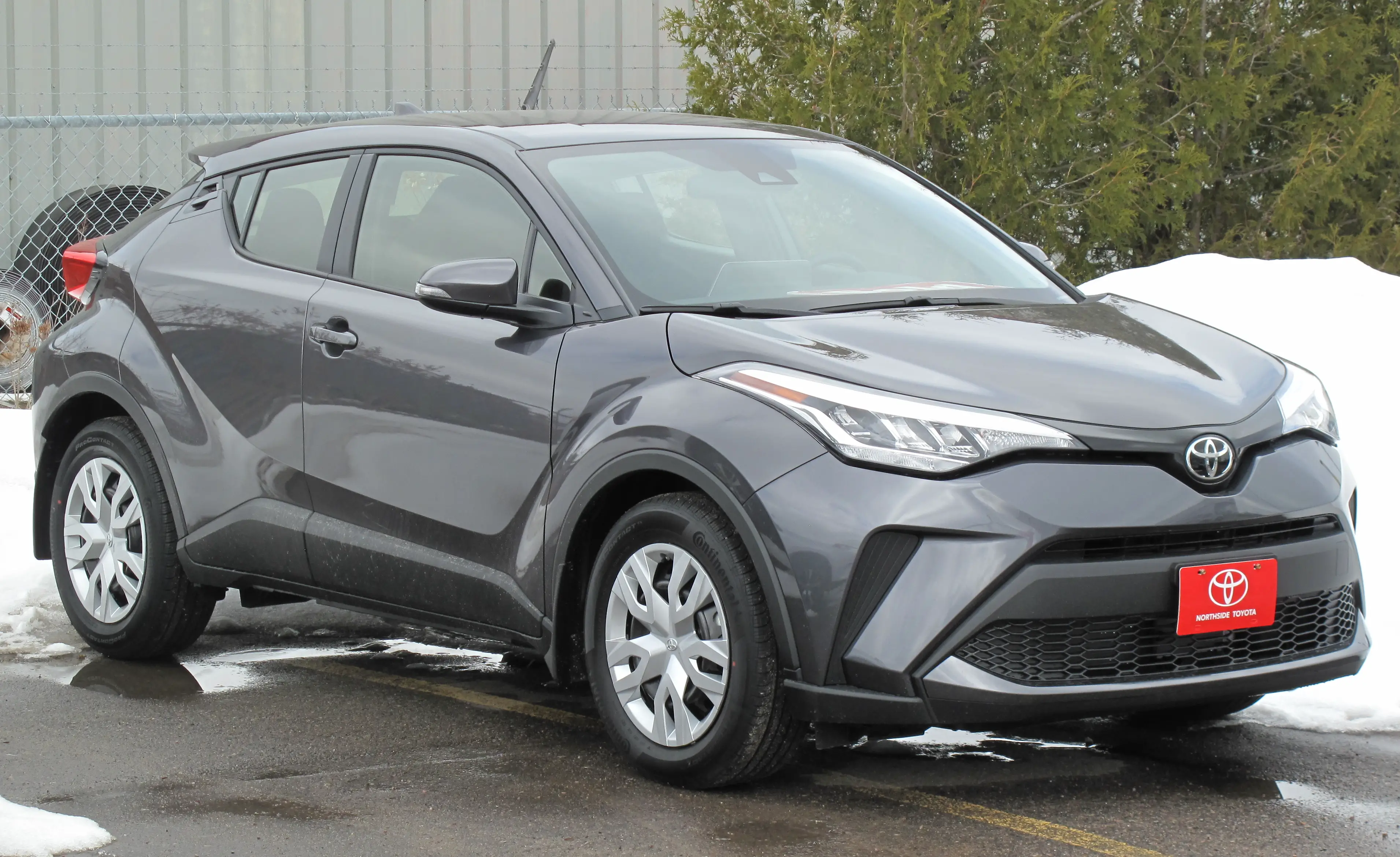 torn-between-toyota-rav4-trail-and-2023-kia-sportage-x-line,-focus-on-towing