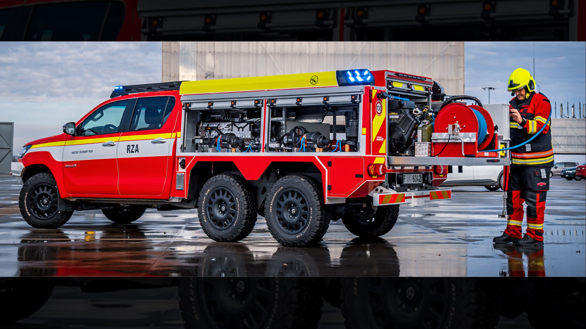 upfitter-builds-toyota-hilux-6x6s-for-almost-everything,-from-fire-fighting-to-mining