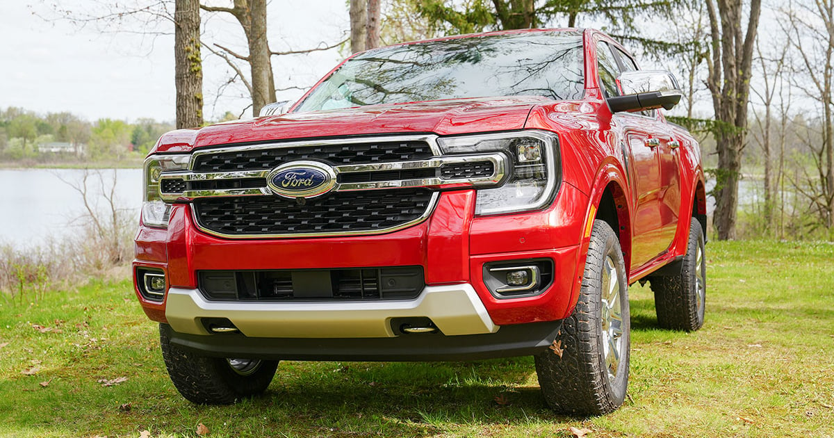 redesigned-ford-ranger,-with-new-raptor-variant,-takes-aim-at-toyota's-dominance