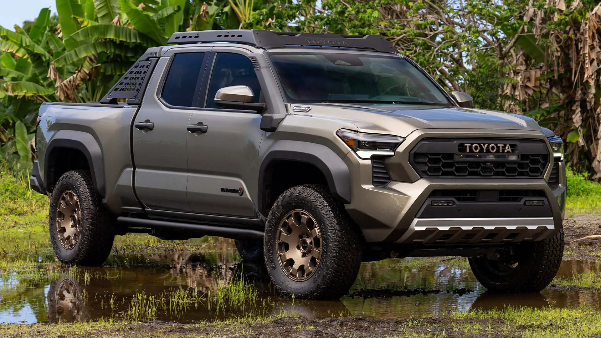 all-new-2024-toyota-tacoma-hits-hard-with-hybrids,-more-off-road-gear,-manual-option
