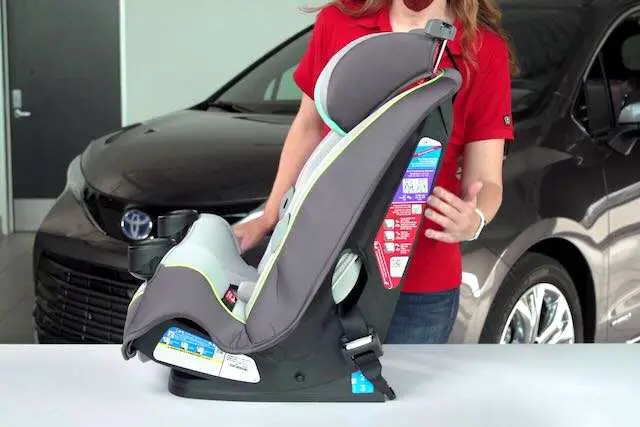 How to Install a Car Seat in a Toyota Sienna