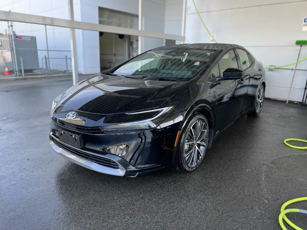 2023 Toyota Prius Hybrid XLE in Black: Photo Gallery - evto.ca