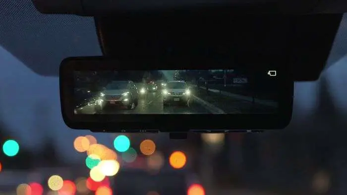 night time visibility of digital display rearview mirror